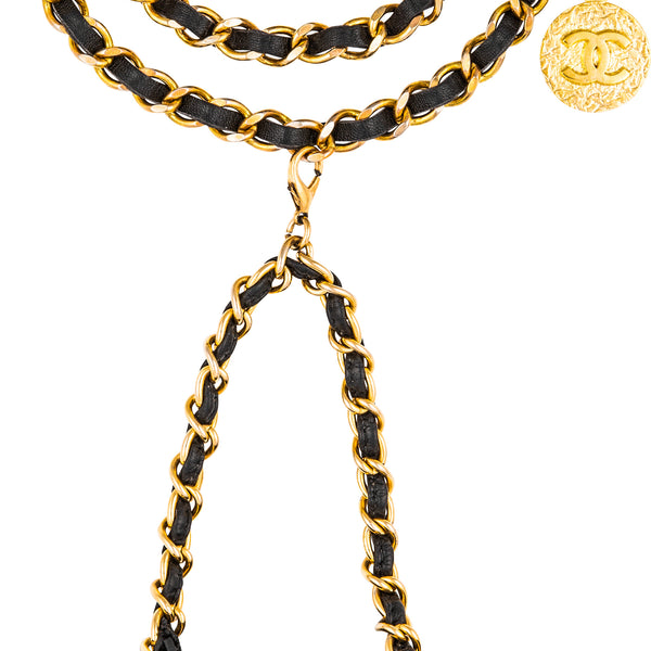Sold at Auction: CHANEL, circa 2004/05 SAC-CEINTURE en cuir caviar  matelassé noir, garnitures en métal doré, ceinture amovible 16 x 9 x 4  cm